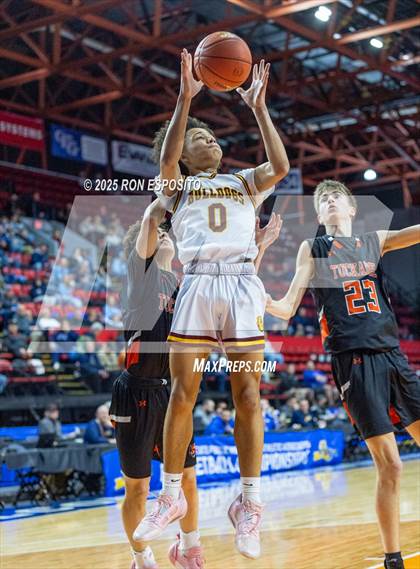Thumbnail 2 in Tuckahoe vs Berne-Knox-Westerlo (NYSPHSAA Class C Semifinal) photogallery.
