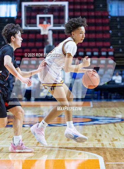 Thumbnail 3 in Tuckahoe vs Berne-Knox-Westerlo (NYSPHSAA Class C Semifinal) photogallery.