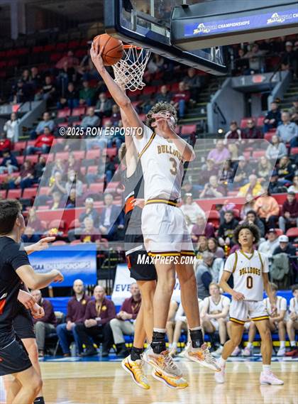 Thumbnail 2 in Tuckahoe vs Berne-Knox-Westerlo (NYSPHSAA Class C Semifinal) photogallery.