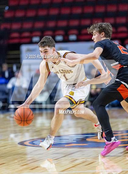 Thumbnail 2 in Tuckahoe vs Berne-Knox-Westerlo (NYSPHSAA Class C Semifinal) photogallery.