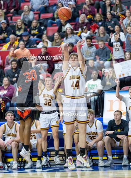Thumbnail 3 in Tuckahoe vs Berne-Knox-Westerlo (NYSPHSAA Class C Semifinal) photogallery.