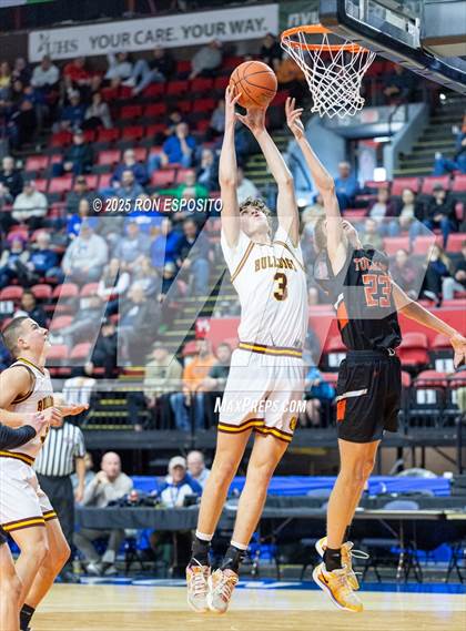 Thumbnail 1 in Tuckahoe vs Berne-Knox-Westerlo (NYSPHSAA Class C Semifinal) photogallery.