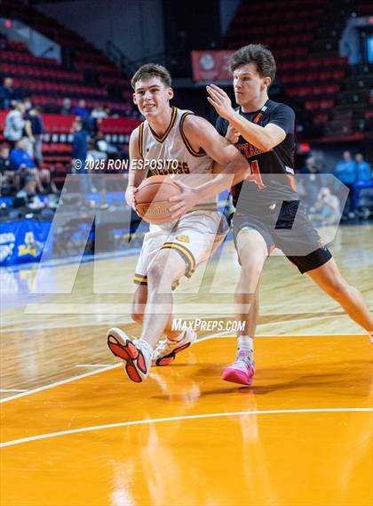 Thumbnail 1 in Tuckahoe vs Berne-Knox-Westerlo (NYSPHSAA Class C Semifinal) photogallery.