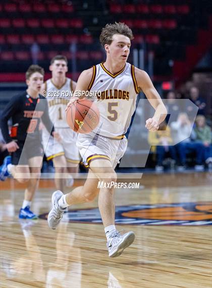 Thumbnail 3 in Tuckahoe vs Berne-Knox-Westerlo (NYSPHSAA Class C Semifinal) photogallery.