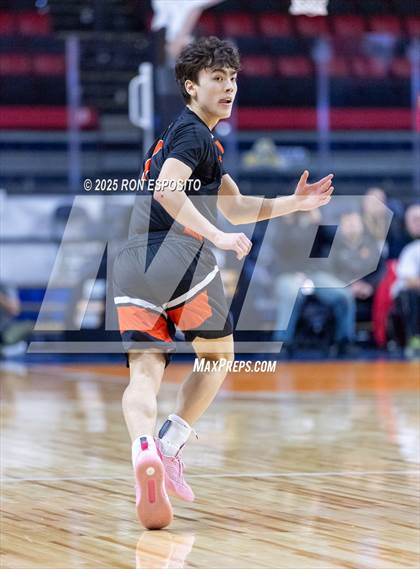 Thumbnail 2 in Tuckahoe vs Berne-Knox-Westerlo (NYSPHSAA Class C Semifinal) photogallery.