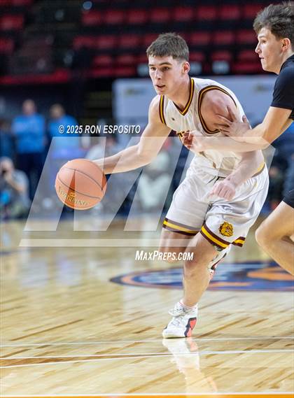 Thumbnail 2 in Tuckahoe vs Berne-Knox-Westerlo (NYSPHSAA Class C Semifinal) photogallery.