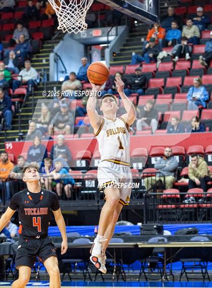 Thumbnail 2 in Tuckahoe vs Berne-Knox-Westerlo (NYSPHSAA Class C Semifinal) photogallery.