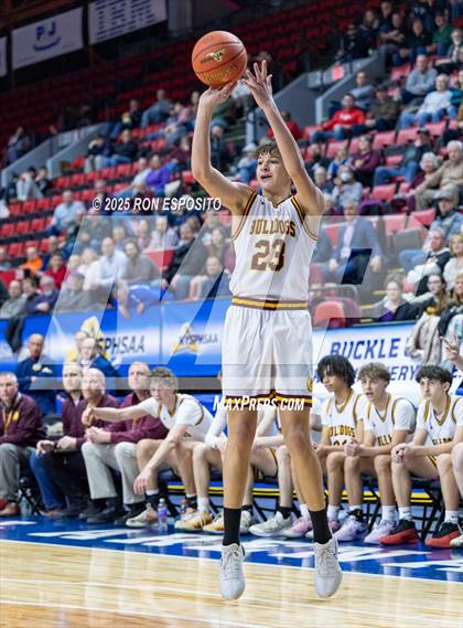 Thumbnail 3 in Tuckahoe vs Berne-Knox-Westerlo (NYSPHSAA Class C Semifinal) photogallery.