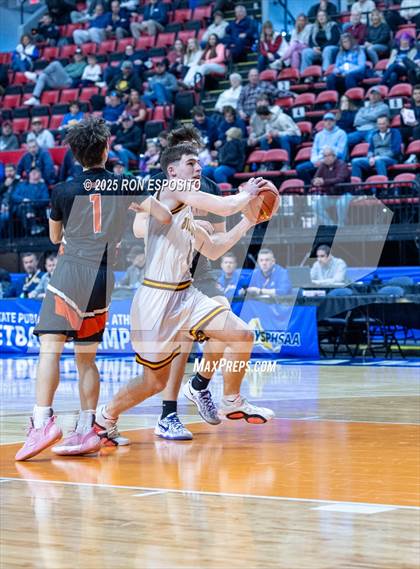 Thumbnail 3 in Tuckahoe vs Berne-Knox-Westerlo (NYSPHSAA Class C Semifinal) photogallery.