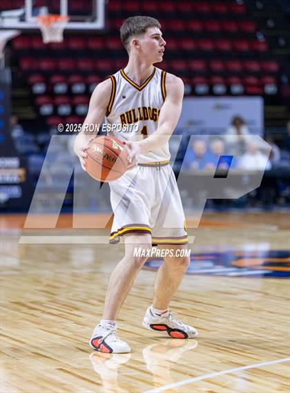 Thumbnail 2 in Tuckahoe vs Berne-Knox-Westerlo (NYSPHSAA Class C Semifinal) photogallery.