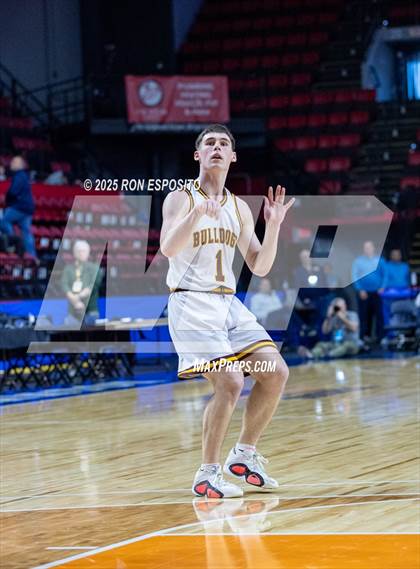 Thumbnail 3 in Tuckahoe vs Berne-Knox-Westerlo (NYSPHSAA Class C Semifinal) photogallery.