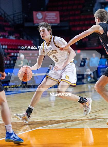 Thumbnail 3 in Tuckahoe vs Berne-Knox-Westerlo (NYSPHSAA Class C Semifinal) photogallery.