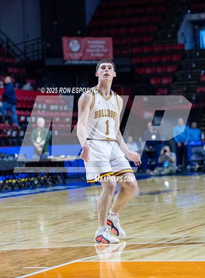Thumbnail 1 in Tuckahoe vs Berne-Knox-Westerlo (NYSPHSAA Class C Semifinal) photogallery.