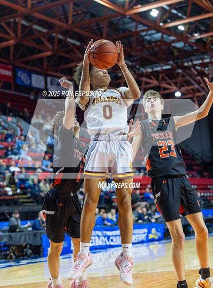 Thumbnail 3 in Tuckahoe vs Berne-Knox-Westerlo (NYSPHSAA Class C Semifinal) photogallery.