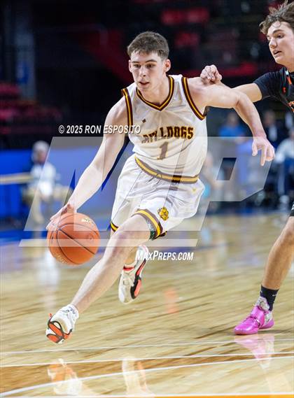 Thumbnail 1 in Tuckahoe vs Berne-Knox-Westerlo (NYSPHSAA Class C Semifinal) photogallery.
