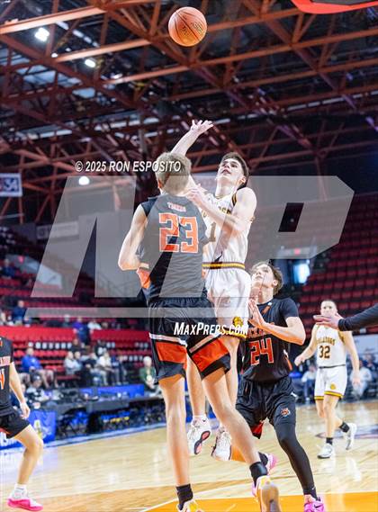 Thumbnail 1 in Tuckahoe vs Berne-Knox-Westerlo (NYSPHSAA Class C Semifinal) photogallery.