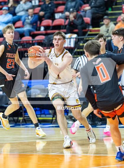 Thumbnail 3 in Tuckahoe vs Berne-Knox-Westerlo (NYSPHSAA Class C Semifinal) photogallery.