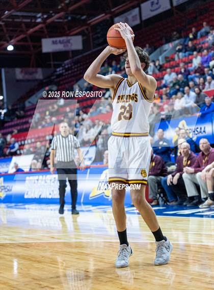 Thumbnail 3 in Tuckahoe vs Berne-Knox-Westerlo (NYSPHSAA Class C Semifinal) photogallery.