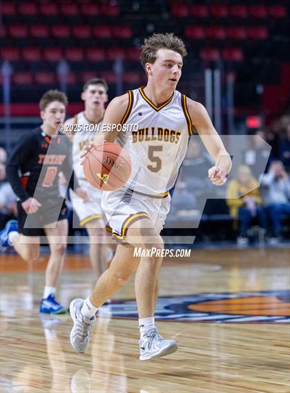 Thumbnail 2 in Tuckahoe vs Berne-Knox-Westerlo (NYSPHSAA Class C Semifinal) photogallery.