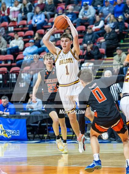Thumbnail 2 in Tuckahoe vs Berne-Knox-Westerlo (NYSPHSAA Class C Semifinal) photogallery.