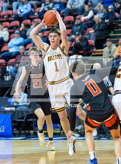 Thumbnail 1 in Tuckahoe vs Berne-Knox-Westerlo (NYSPHSAA Class C Semifinal) photogallery.