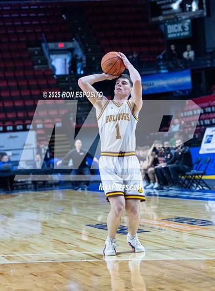 Thumbnail 3 in Tuckahoe vs Berne-Knox-Westerlo (NYSPHSAA Class C Semifinal) photogallery.