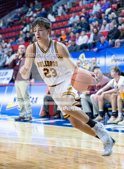Thumbnail 3 in Tuckahoe vs Berne-Knox-Westerlo (NYSPHSAA Class C Semifinal) photogallery.