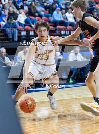 Thumbnail 2 in Tuckahoe vs Berne-Knox-Westerlo (NYSPHSAA Class C Semifinal) photogallery.