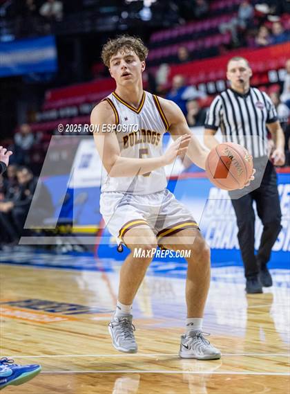 Thumbnail 3 in Tuckahoe vs Berne-Knox-Westerlo (NYSPHSAA Class C Semifinal) photogallery.