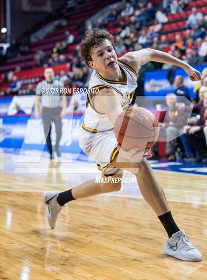 Thumbnail 1 in Tuckahoe vs Berne-Knox-Westerlo (NYSPHSAA Class C Semifinal) photogallery.