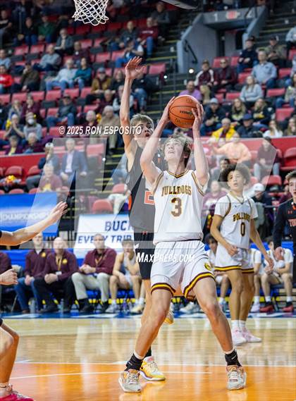 Thumbnail 2 in Tuckahoe vs Berne-Knox-Westerlo (NYSPHSAA Class C Semifinal) photogallery.