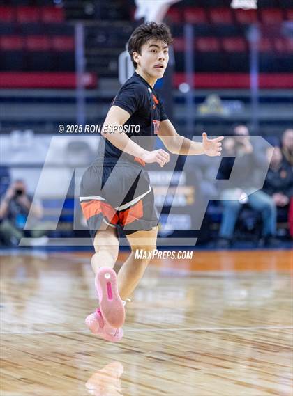 Thumbnail 1 in Tuckahoe vs Berne-Knox-Westerlo (NYSPHSAA Class C Semifinal) photogallery.