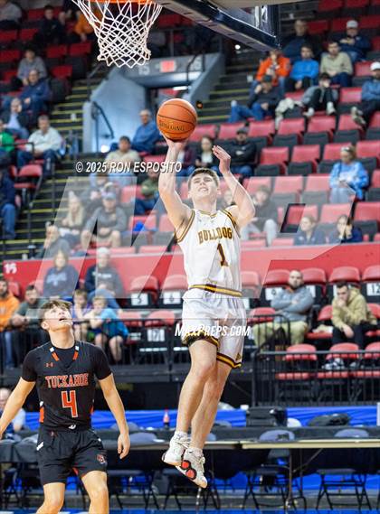Thumbnail 3 in Tuckahoe vs Berne-Knox-Westerlo (NYSPHSAA Class C Semifinal) photogallery.