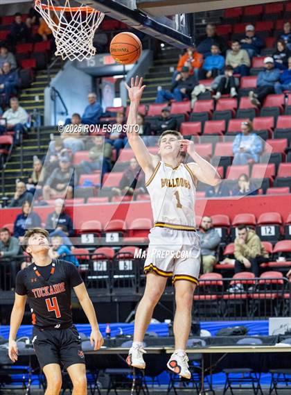 Thumbnail 3 in Tuckahoe vs Berne-Knox-Westerlo (NYSPHSAA Class C Semifinal) photogallery.