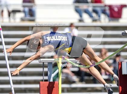 Thumbnail 3 in West Coast Relays photogallery.