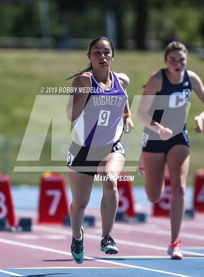 Thumbnail 3 in West Coast Relays photogallery.
