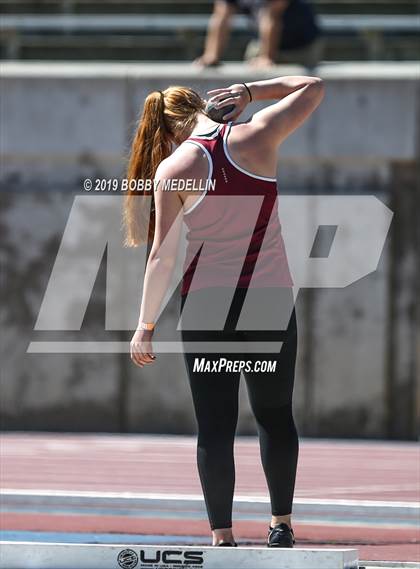 Thumbnail 3 in West Coast Relays photogallery.
