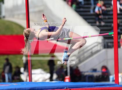 Thumbnail 2 in West Coast Relays photogallery.