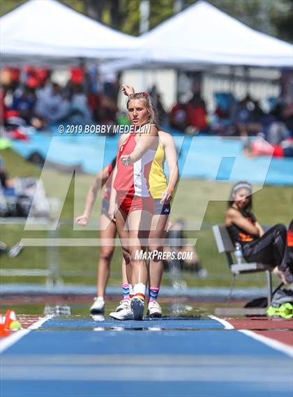 Thumbnail 1 in West Coast Relays photogallery.