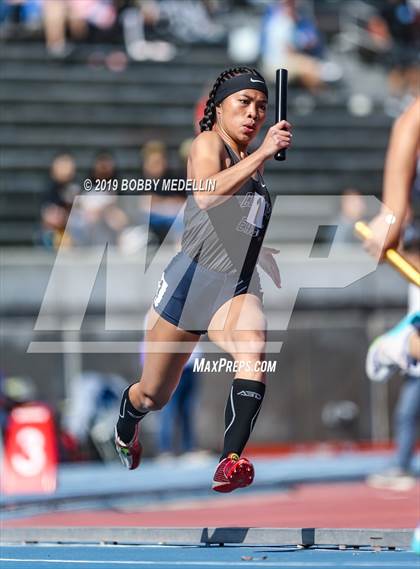 Thumbnail 2 in West Coast Relays photogallery.