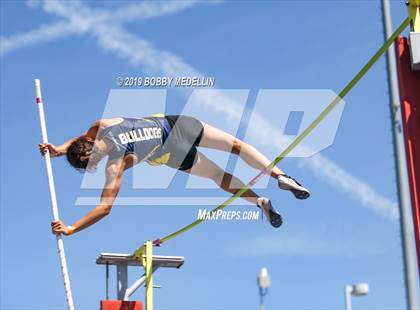 Thumbnail 1 in West Coast Relays photogallery.