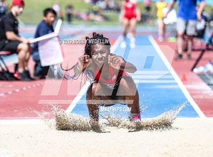Thumbnail 3 in West Coast Relays photogallery.