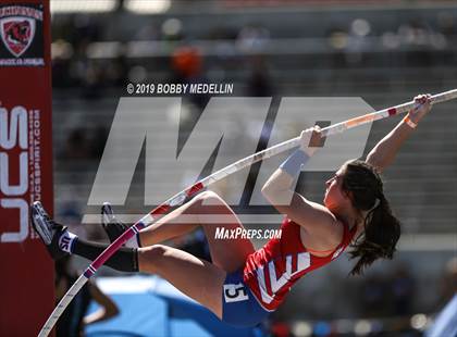 Thumbnail 2 in West Coast Relays photogallery.