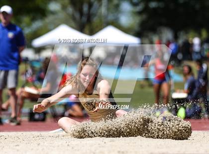 Thumbnail 1 in West Coast Relays photogallery.