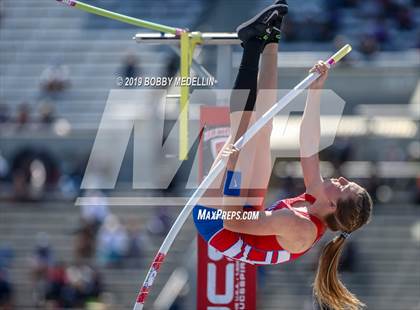 Thumbnail 1 in West Coast Relays photogallery.