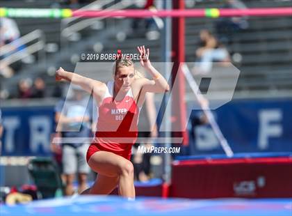 Thumbnail 2 in West Coast Relays photogallery.
