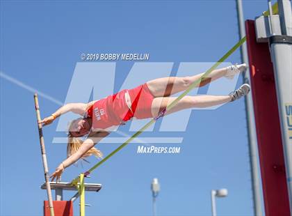 Thumbnail 2 in West Coast Relays photogallery.