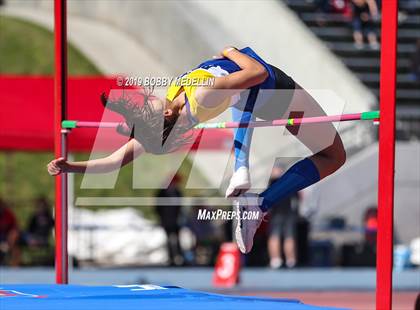 Thumbnail 1 in West Coast Relays photogallery.
