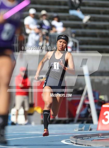 Thumbnail 1 in West Coast Relays photogallery.