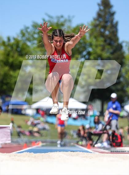Thumbnail 1 in West Coast Relays photogallery.